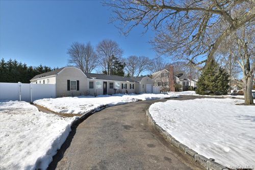 62 Bayside Ave, Amityville, NY, 11701-3649 | Card Image