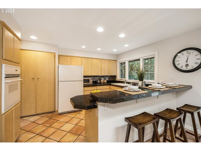 764 10 Th St, House other with 3 bedrooms, 3 bathrooms and 2 parking in Lake Oswego OR | Image 17