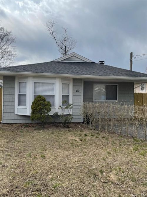 42 Vernon Ave, Mastic, NY, 11950-2317 | Card Image