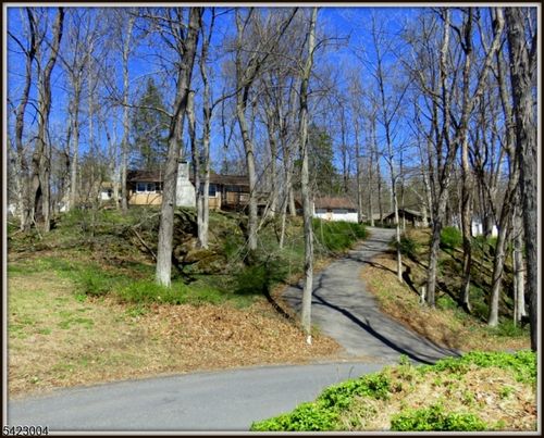 913 Kill Dr, Newton, NJ, 07860-4555 | Card Image