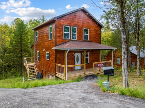 2540 White Timberlake Dr, Sevierville, TN, 37876-1039 | Card Image