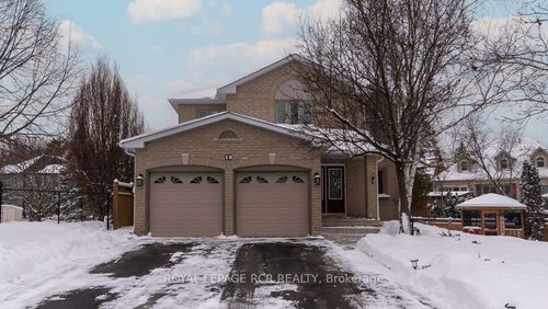 18 Old Hickory Crt, Bolton, ON, L7E1S9 | Card Image