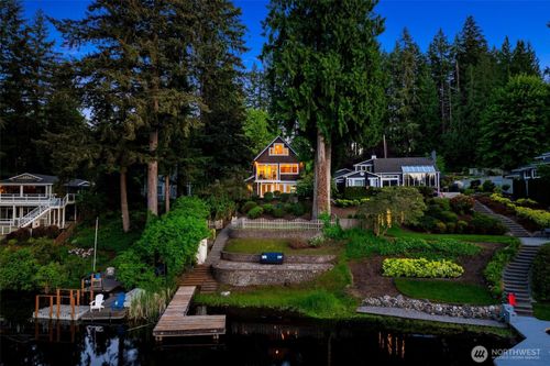 2057 E Beaver Lake Dr Se, Sammamish, WA, 98075-7920 | Card Image