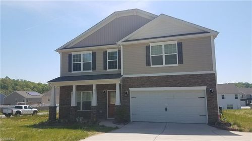 3267 Grandview Club Rd, Pfafftown, NC, 27040-9235 | Card Image