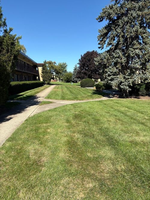 11-34 King Arthur Ct, Northlake, IL, 60164-2700 | Card Image