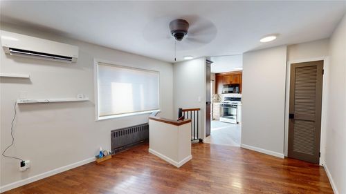 lower-255 75th Ave, Glen Oaks, NY, 11004-1116 | Card Image