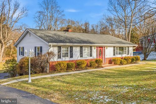 5823 Dale Dr, ELDERSBURG, MD, 21784-8424 | Card Image