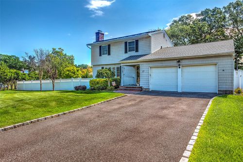 17 Tiffany Ln, Smithtown, NY, 11787-4728 | Card Image