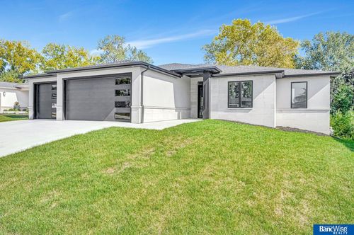 6255 Carveth Dr, Lincoln, NE, 68516-2171 | Card Image