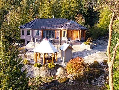 10664 Wood Bay Heights Rd, Halfmoon Bay, BC, V7Z1B8 | Card Image