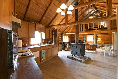 18522 Geiger Ln, Proctor, MT, 59929-9752 | Card Image