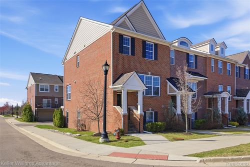 47701 Hillcrest Dr, Northville, MI, 48168-2602 | Card Image