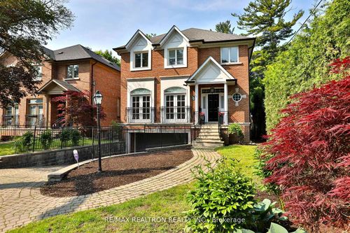 38 Gwendolen Cres, North York, ON, M2N2L7 | Card Image