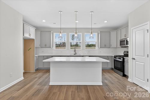 brx0073-242 Ferebee Pl, Charlotte, NC, 28213-0072 | Card Image