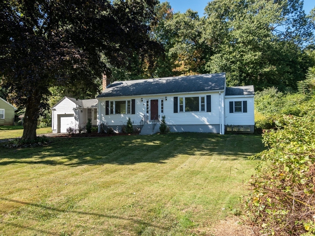 Framingham Rd, Southborough, MA 01772