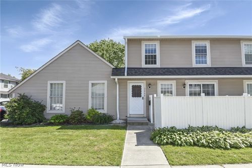 208b-20466 Williamsburg Ct, Middleburg Heights, OH, 44130-2451 | Card Image