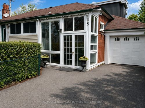 43 Ridgemoor Ave, Scarborough, ON, M1N1M5 | Card Image