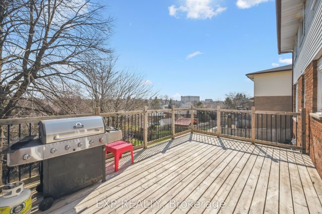 116 Dinison Cres, House attached with 3 bedrooms, 2 bathrooms and 3 parking in Kitchener ON | Image 21