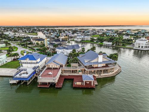 4107 W Bayside Way, Jamaica Beach, TX, 77554 | Card Image
