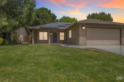 814 Greenwood Meadow Lane, Bakersfield, CA, 93308 | Card Image