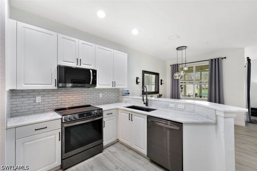 102-1430 Mariposa Cir, NAPLES, FL, 34105-7247 | Card Image