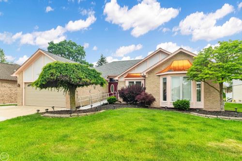 52225 Bryan Michael Dr, Macomb, MI, 48042-5626 | Card Image