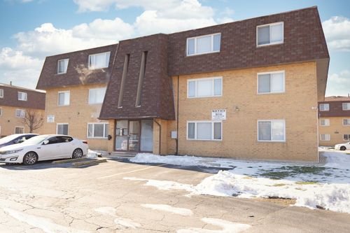 apt-10-10425 Natoma Ave, Chicago Ridge, IL, 60415-1742 | Card Image