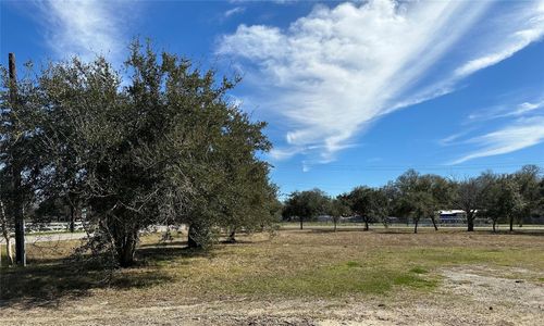 2690 County Road 179, Alvin, TX, 77511-8697 | Card Image