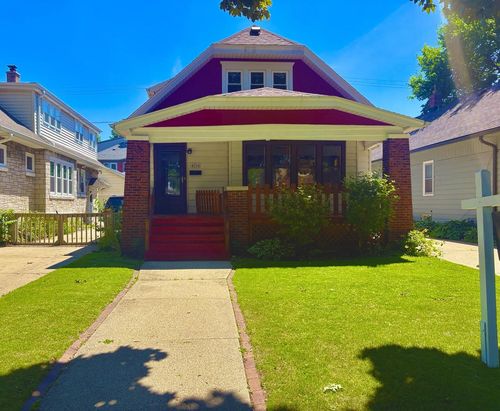 4034 N Larkin Street, Shorewood, WI, 53211 | Card Image
