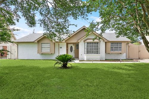 2140 Carol Sue Ave, Terrytown, LA, 70056-4461 | Card Image