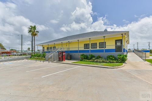 5717 Stewart Rd, Galveston, TX, 77551-5444 | Card Image