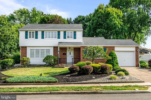 86 Greenwood Dr, BLACKWOOD, NJ, 08012-2126 | Card Image