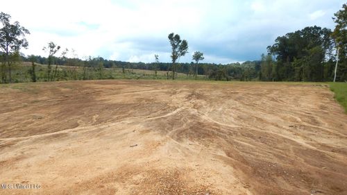 207 Hugh White State Park Rd, Grenada, MS, 38901-9299 | Card Image