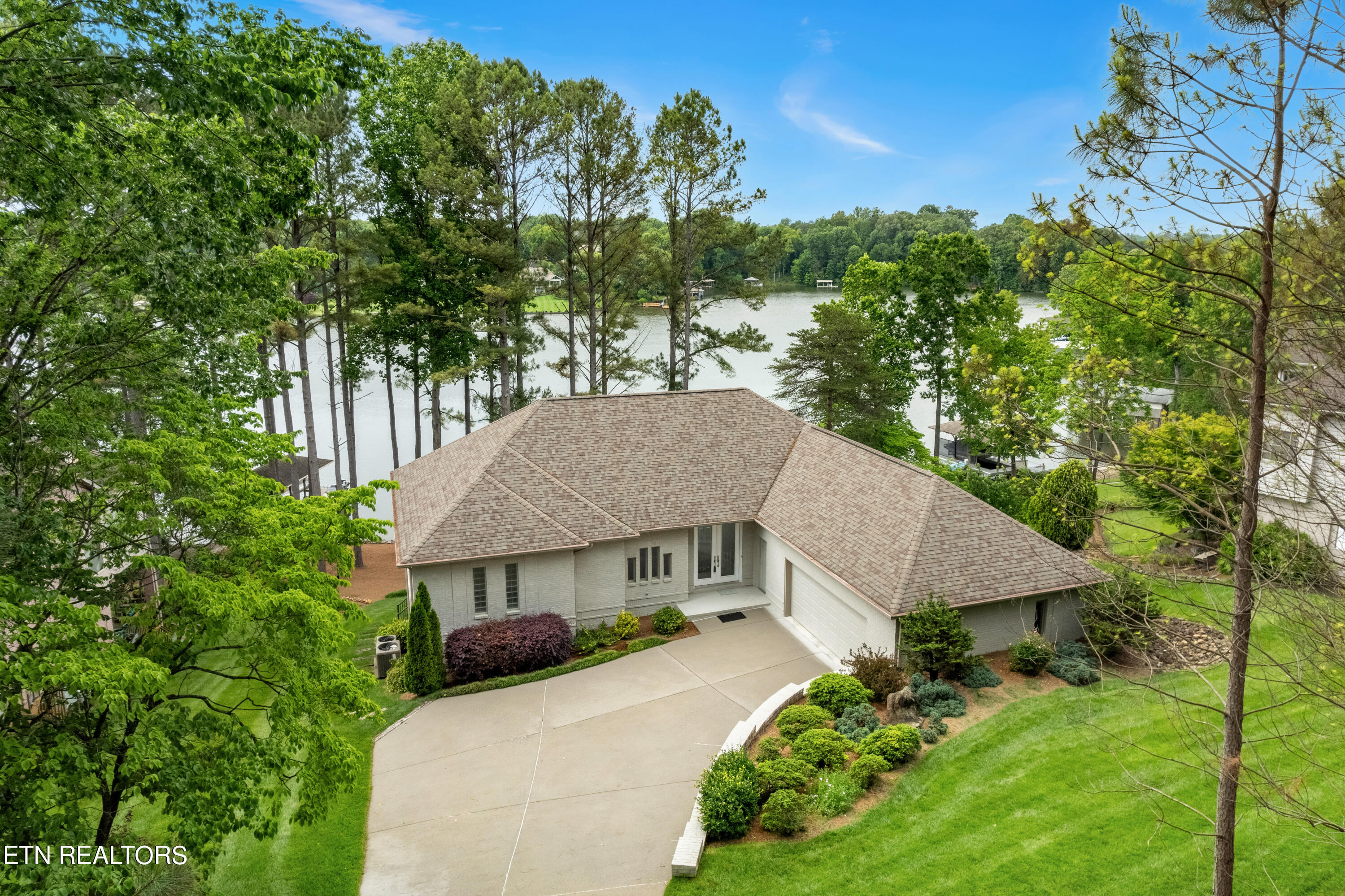 Inagehi Way, Loudon, TN 37774