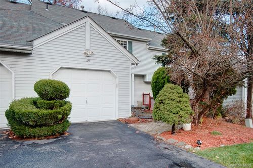 14 Woodbine Dr, Highland Mills, NY, 10930-2815 | Card Image