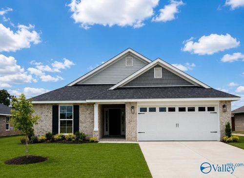 102 Sidney Ruth Dr, New Market, AL, 35761-7300 | Card Image