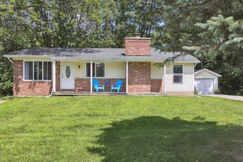 4045 Lake Rd, Clio, MI, 48420-9121 | Card Image