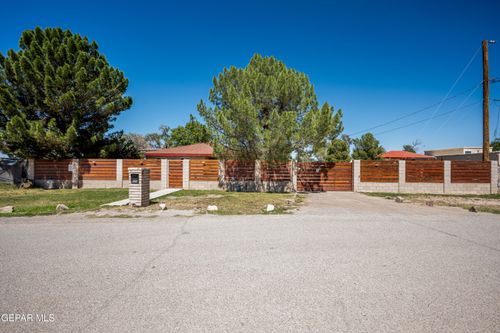 111 Wiseman Cir, Socorro, TX, 79927-2601 | Card Image