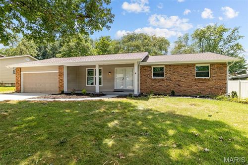 4 Bayberry Ln, Saint Peters, MO, 63376-2616 | Card Image