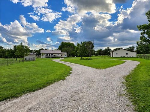 810 Sw 1101st Rd, Holden, MO, 64040-8225 | Card Image