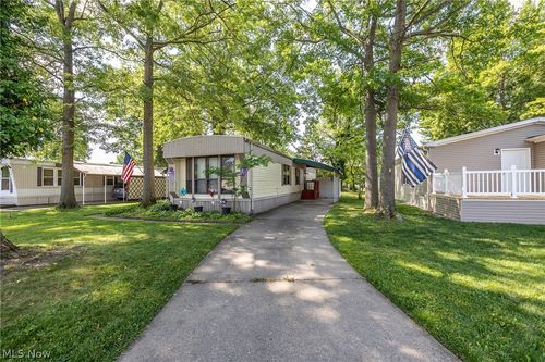 43 Parkway Drive, Olmsted Twp, OH, 44138 | Card Image