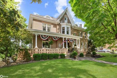 1428 N 7th Street, Home with 6 bedrooms, 4 bathrooms and 2 parking in Burlington IA | Image 3