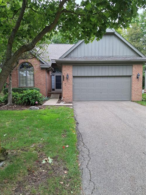 37704 Avon Lane, Farmington Hills, MI, 48331 | Card Image