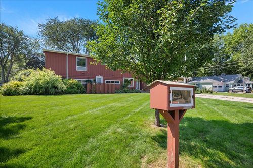 303 Central Ave, Aurora, IL, 60506-4542 | Card Image