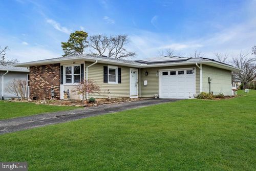 201 Blake Cir, Brick, NJ, 08724-1928 | Card Image