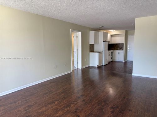 231-750 Ne 195th St, Miami, FL, 33179-3411 | Card Image