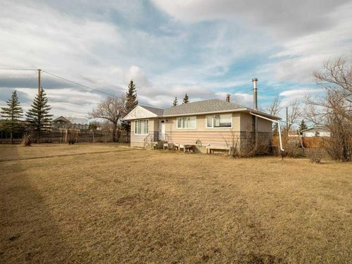 730 Blairmore St, Pincher Creek, AB, T0K1W0 | Card Image