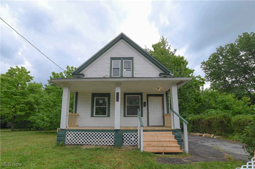 143rd St, Cleveland, OH 44120