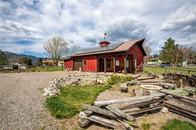 L to R: Stall / Shop / Bunkhouse | Image 58
