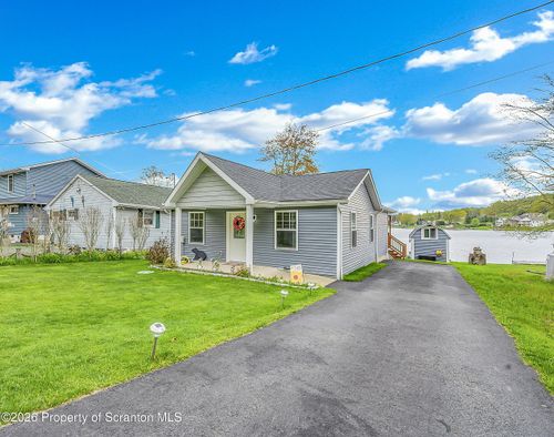 90 George Dr, Jefferson Twp, PA, 18436-5002 | Card Image